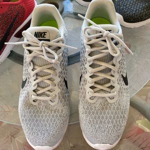 Nike AirMax Sequent 2 - mens 9.5